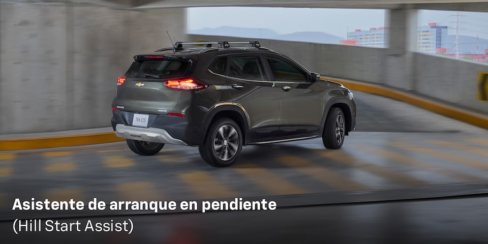 Chevrolet Tracker cuenta con asistente de arranque en pendiente y más tecnología, gana tu viaje con Aeroméxico Rewards