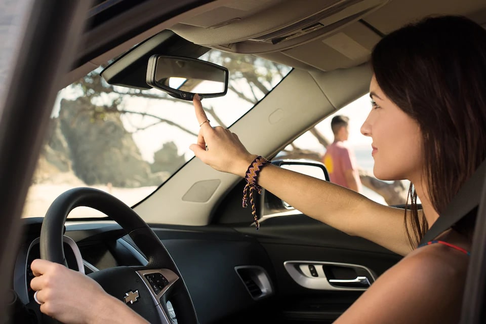 Con la tecnología de OnStar, caso de accidente, un asesor enviará los servicios de emergencia a la ubicación de tu vehículo Chevrolet