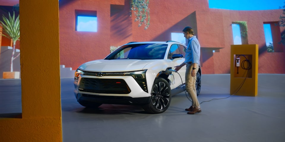 Nueva Chevrolet Blazer EV 2025, SUV eléctrica con puerta con apertura eléctrica del puerto de carga