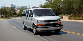 Camioneta Chevrolet Express Van 2025 con frenos ABS de disco en las 4 ruedas y control de estabilidad Stabilitrak