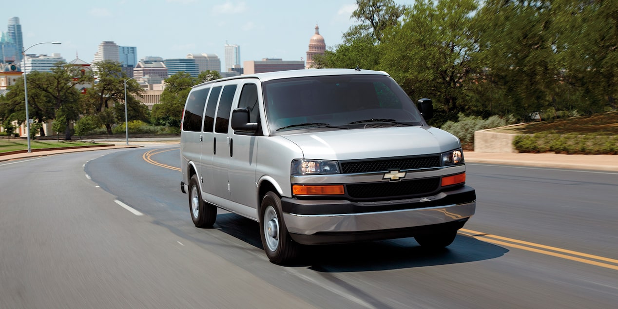 Chevrolet Express Van 2025, camioneta con 401 HP y transmisión automática de 6 velocidades con sobremarcha