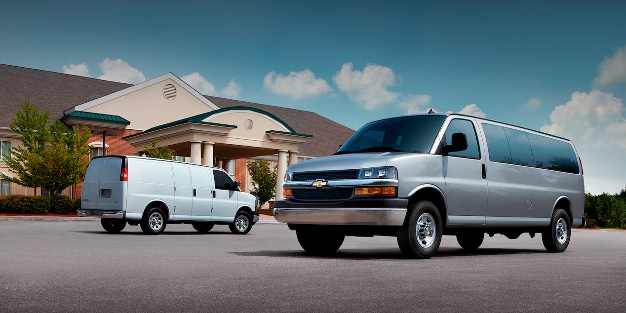 Camioneta Chevrolet Express Van 2025, versión Passenger y Cargo