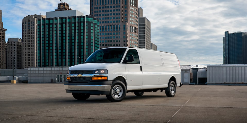 Chevrolet Express Van 2025, camioneta con gran capacidad de carga con motor V8 o V6