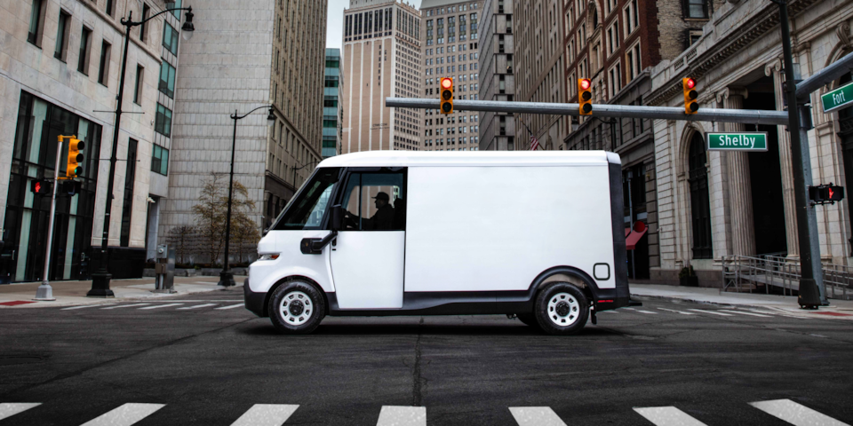 Chevrolet BrightDrop, van de reparto eléctrica con frenado automático de emergencia en intersecciones